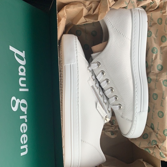 Sneaker
Never Worn, in Box - Picture 6 of 12